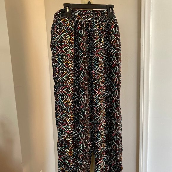 American Rag Entry Cie black relaxed capris with multicolor dots - Picture 1 of 4